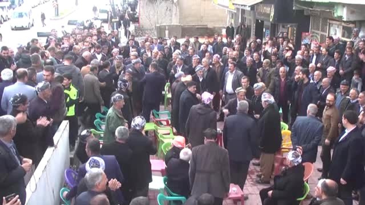 Şemdinli'de Seçim Kutlaması