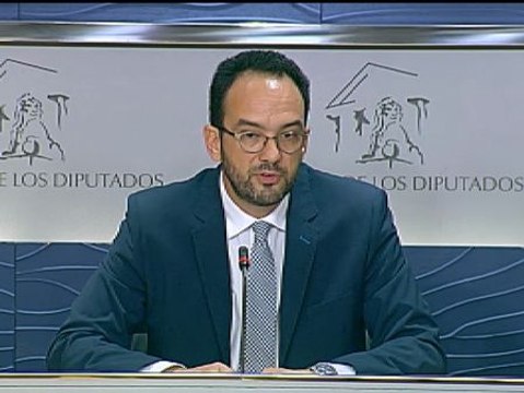 Aguirre debe pedir perdón, incluso de rodillas