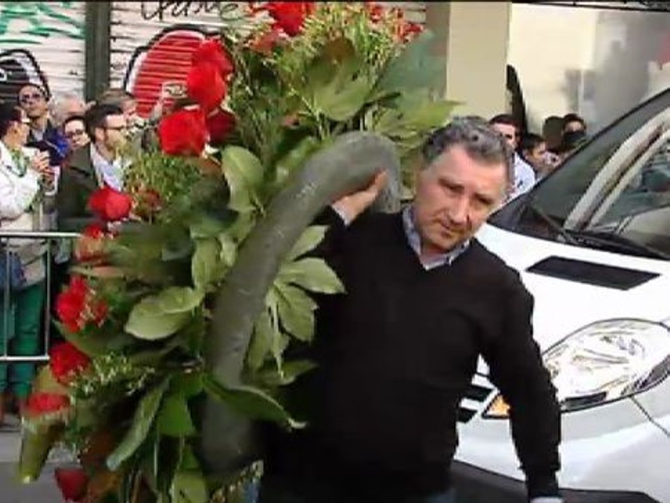 El Palacio de Dueñas recibe la visita de allegados a la Duquesa de Alba