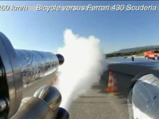 A 333 kilómetros por hora en bici-cohete