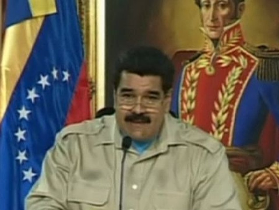 Nicolas Maduro sube un 15% el salario a los funcionarios