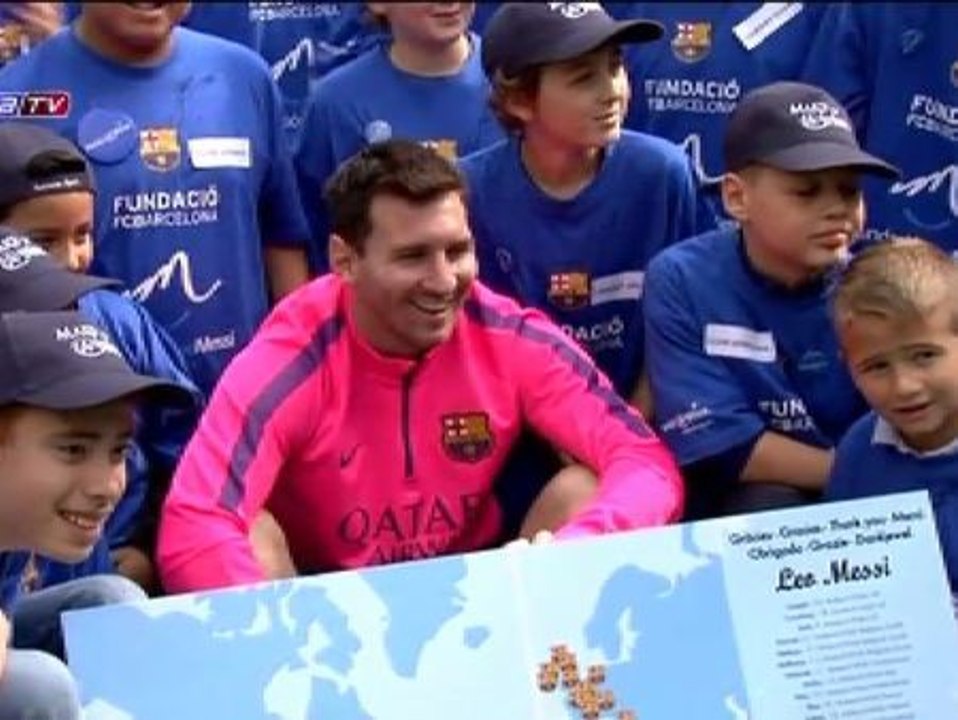 Messi cumple el sueño de 30 niños enfermos