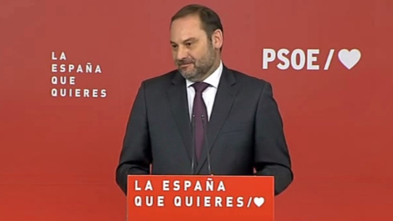 Ábalos contesta a los periodistas sobre los posibles pactos del PSOE