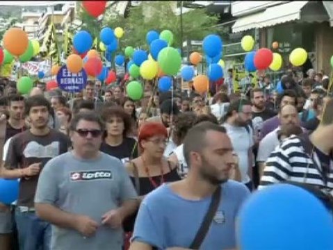 Disturbios en Atenas durante el homenaje a Pavlos Fysas, asesinado hace un año por un miembro de Amanecer Dorado