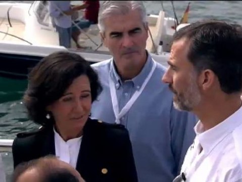 Ana Patricia Botín y el Rey visitan las instalaciones del Mundial de Vela