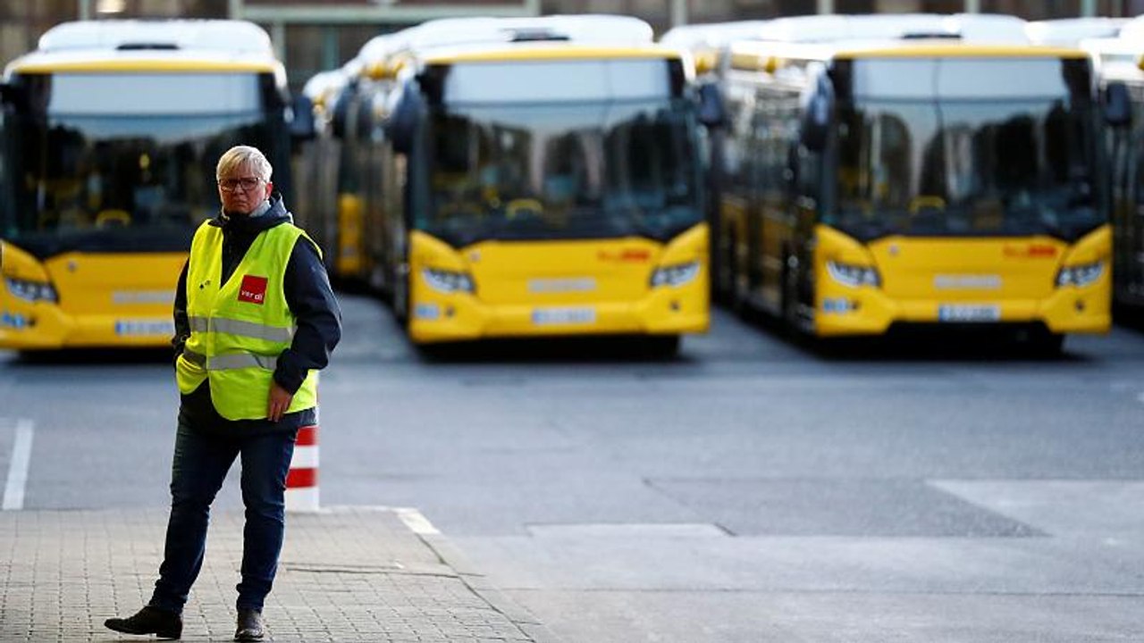 BVG-Streik in Berlin: Busse und U-Bahnen stehen still