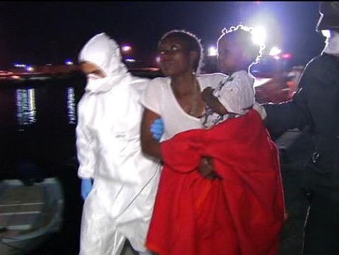 Rescatados 19 inmigrantes subsaharianos frente a las costas de Motril