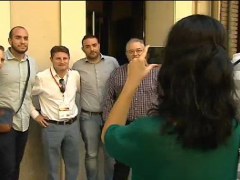 Los militantes socialistas siguen con entusiasmo la regeneración del partido