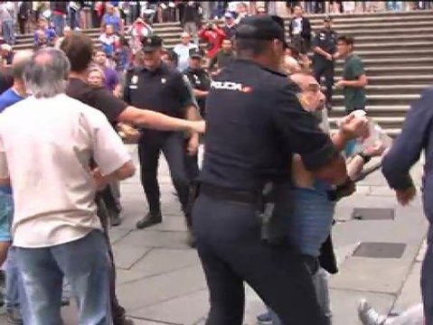 Protesta en Santiago de Compostela por el encuentro de Merkel y Rajoy