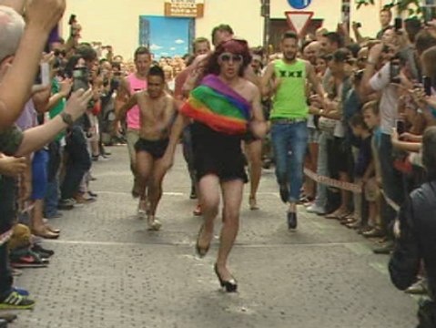 Los tacones 'vuelan' en Chueca por la libertad
