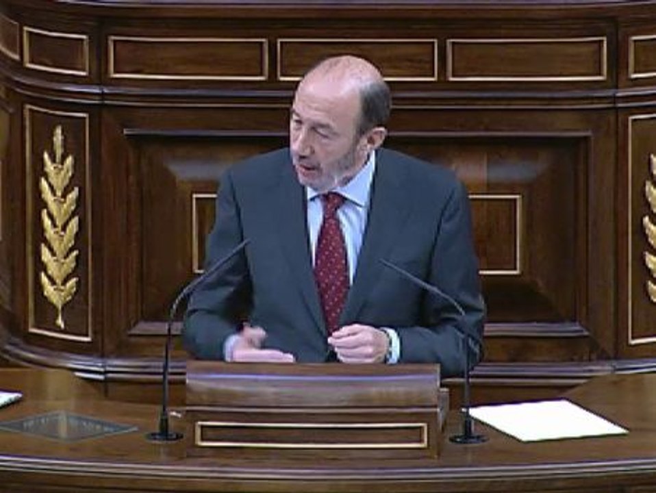 Rubalcaba  insiste en el "alma republicana" del partido para defender la monarquía