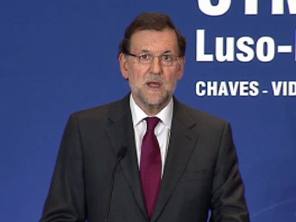 Rajoy se prodiga en elogios hacia el PSOE y Rubalcaba por su comportamiento "serio, ejemplar y con sentido de Estado"