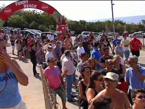 Largas colas en Marbella para conseguir un empleo