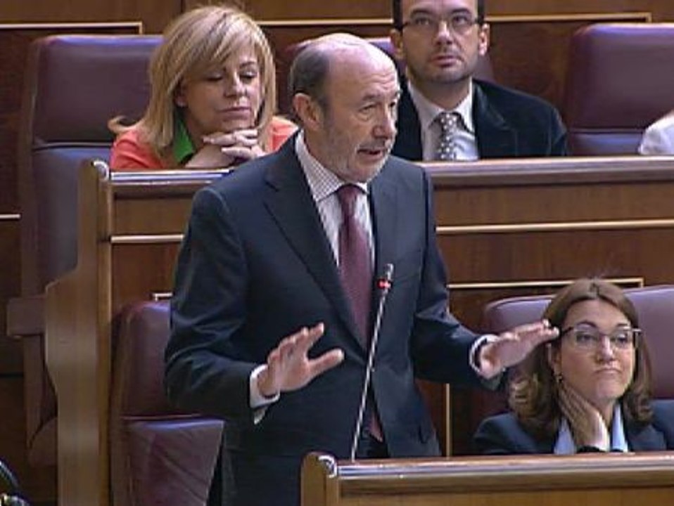 Rajoy a Rubalcaba: "Olvide sus prejuicios cuando habla de igualdad de oportunidades"
