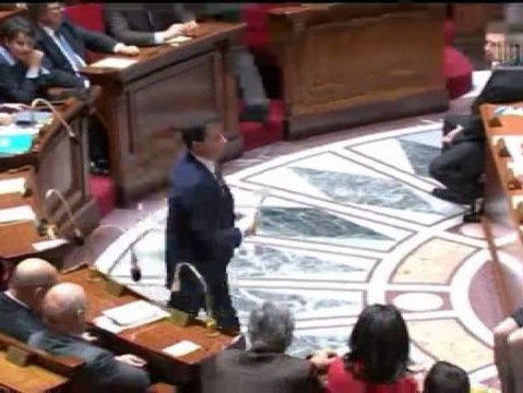 Manuel Valls propone reducir el déficit público y fusionar regiones para reducir su número a la mitad