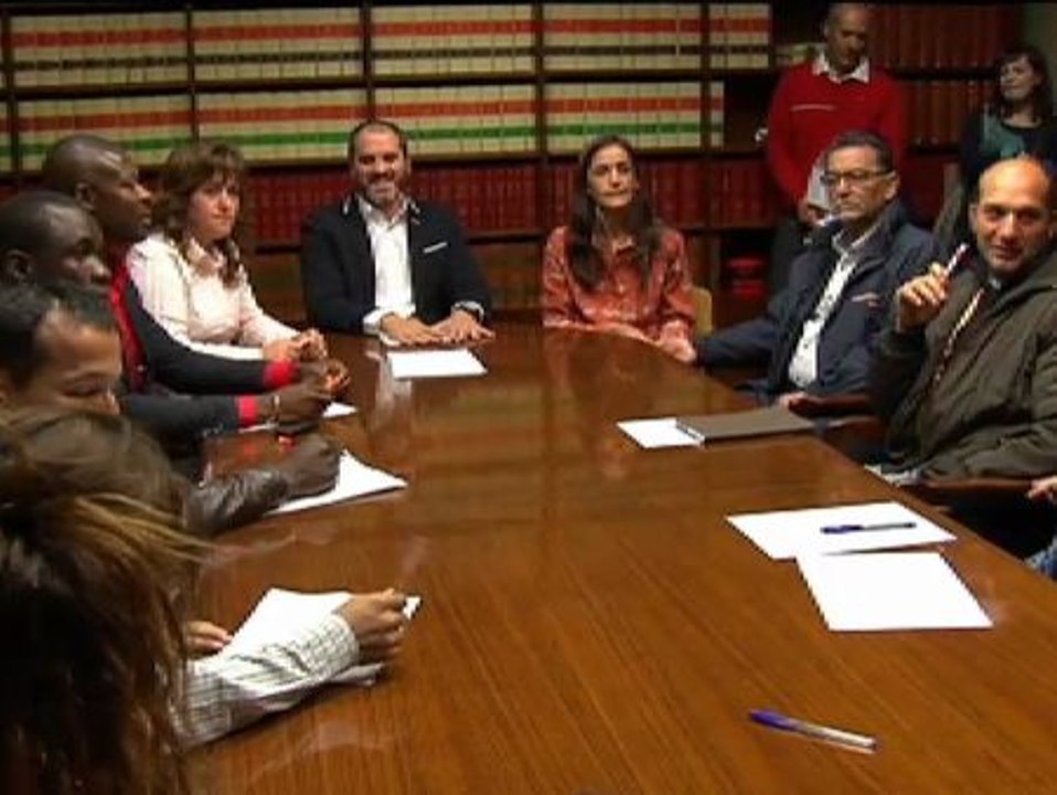 El alcalde de Sestao pide disculpas a los inmigrantes y les ofrece colaboración