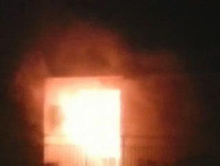 Angustiosas imágenes del incendio de El Vendrell