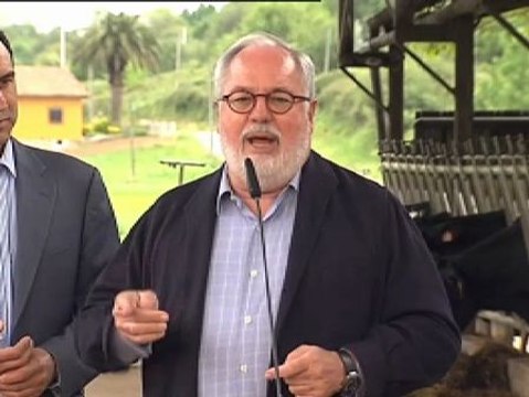 Cañete reclama a Valenciano que pida perdón por las sanciones de sobrepesca