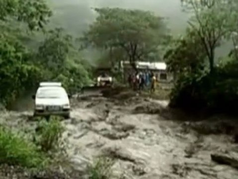 Las inundaciones desbordan varios ríos al norte de Perú