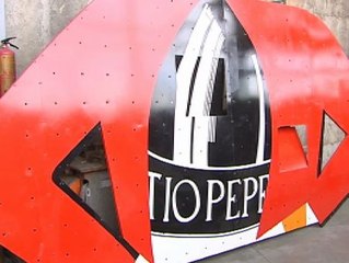 El cartel luminoso de Tío Pepe regresa como nuevo a la Puerta del Sol