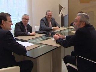 Rajoy cita a los agentes sociales en Moncloa para intentar impulsar el diálogo social