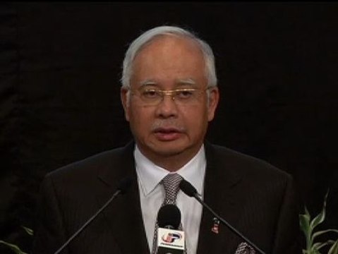 El avión desaparecido se habría estrellado en medio del Océano Índico