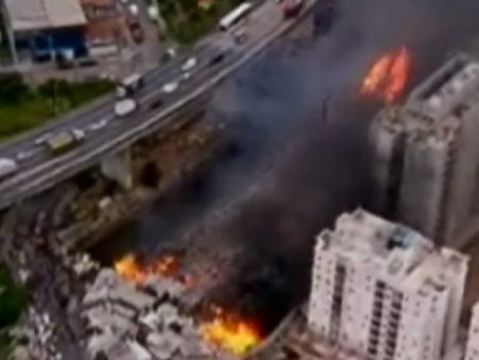 Un incendio arrasa una favela en Sao Paulo