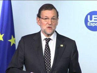 Rajoy apoya a Magdalena Álvarez e insta a Mas a rectificar