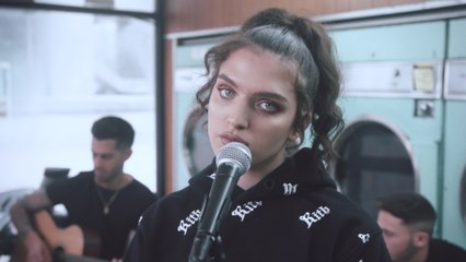 Mae Muller - Leave It Out (Acoustic)