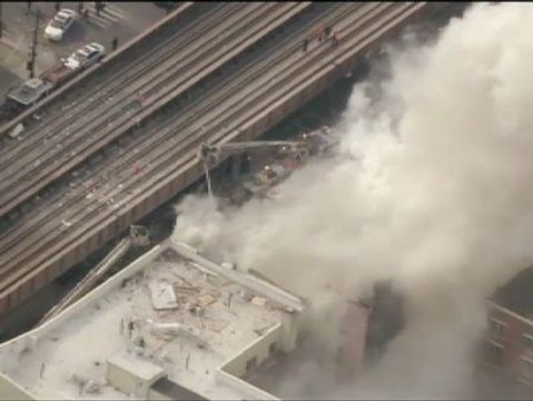 Derrumbe de dos edificios por una explosión en Nueva York