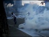 Enfrentamientos entre detractores de Maduro y la policía en las calles de Caracas