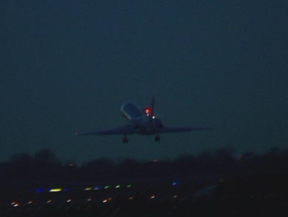 Rajoy regresa a España tras una avería en su avión