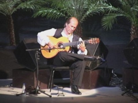 El adiós de la ciudad de Algeciras a su vecino más universal