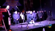 La Policía ucraniana pide perdón de rodillas por la represión