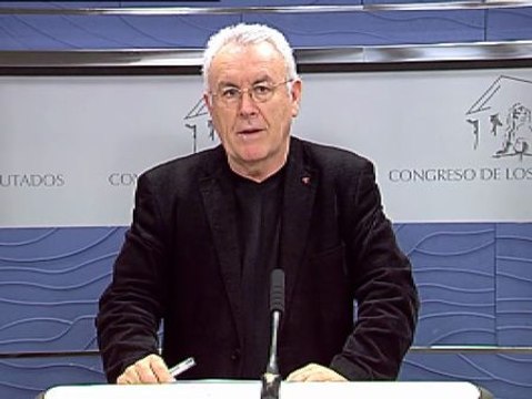 Cayo Lara: El desarme no puede ser una entrega por fascículos