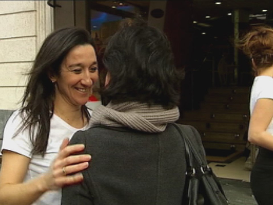 Besos en San Valentín a cambio de donativos