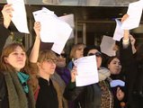 El registro mercantil de Madrid admite a trámite la protesta de varias mujeres