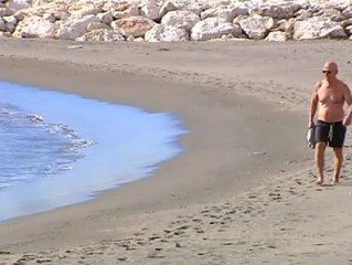 El buen tiempo en el sur ha hecho que muchos se hayan acercado a la playa