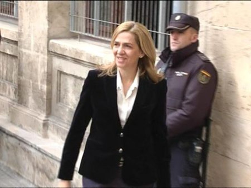 La infanta llega en coche al juzgado de Palma