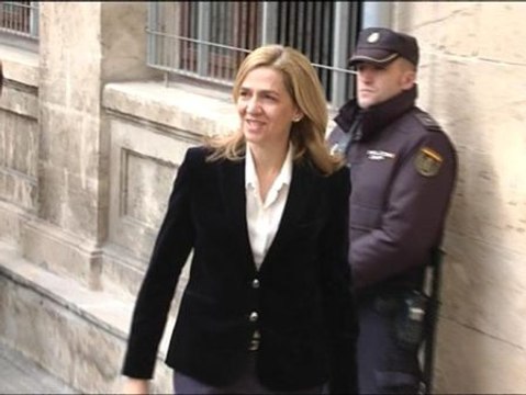 La infanta llega en coche al juzgado de Palma
