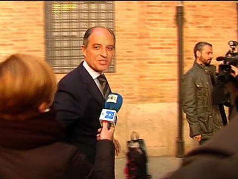 Camps acude a su despacho para declarar por escrito por el caso Nóos