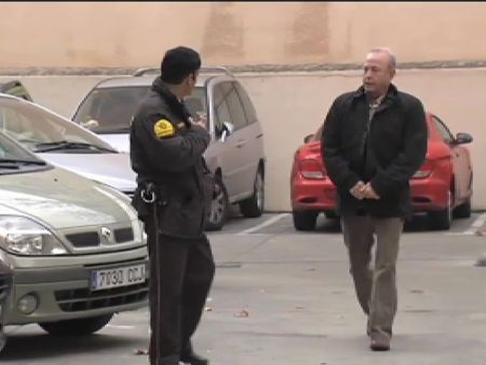 Castro cita a declarar a los tres inspectores de Hacienda y demás peritos y testigos que le pidió el fiscal