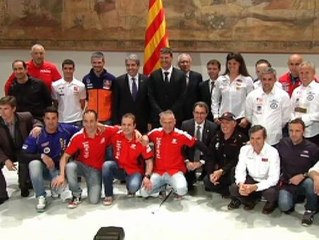 Скачать видео: Artur Mas recibe a los pilotos catalanes del Dakar