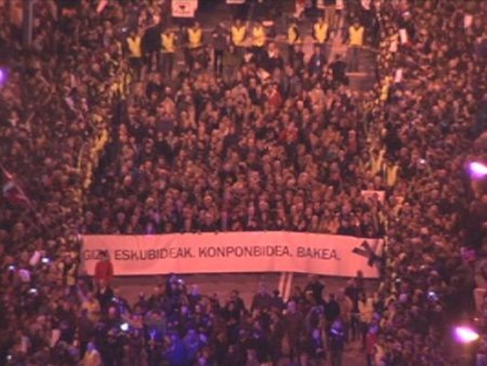 Masivo apoyo en Bilbao a la marcha impulsada por PNV y Sortu