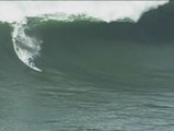 'Cabalgando' olas gigantes en Los Mavericks
