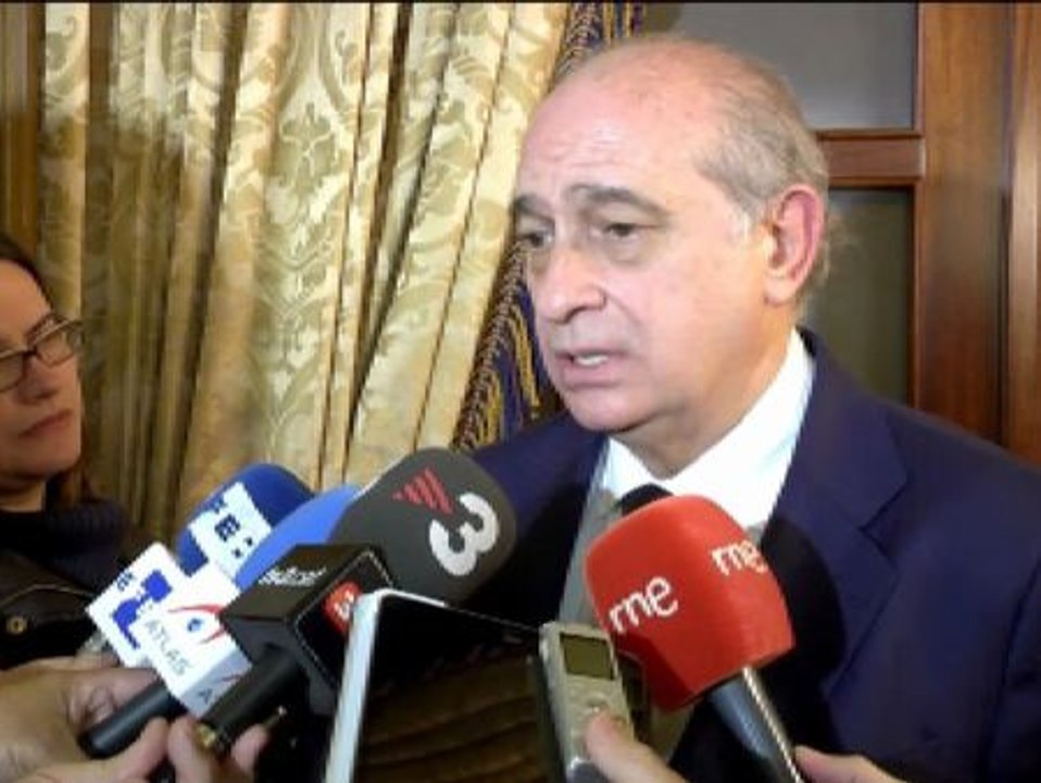 Fernández Díaz: "La política penitenciaria del Gobierno no va a cambiar por una o dos manifestaciones"