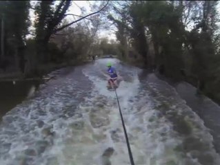 Ver para creer: esquí acuático en la carretera
