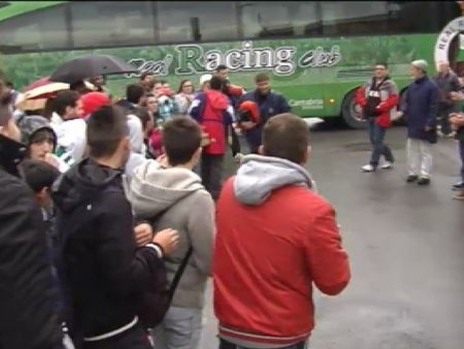 El Racing, recibido con aplausos tras eliminar al Almería