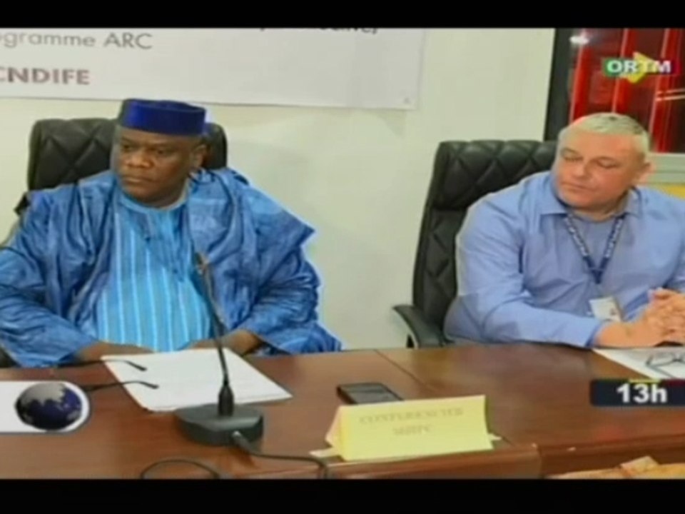 ORTM/L'organisation Think Peace organise une conférence débat sur la collaboration entre force de sécurité et les jeunes du district de Bamako