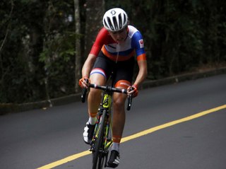 Escalofriante caída de la ciclista holandesa Annemiek van Vleuten en los Juegos de Río